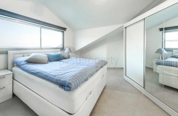 Меблированный пентхаус планировки 3+1