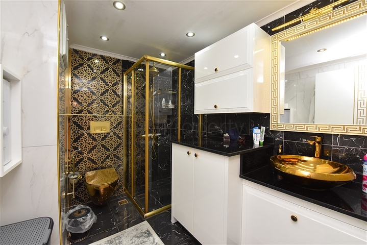 Трехкомнатная квартира с двумя спальнями на аренду