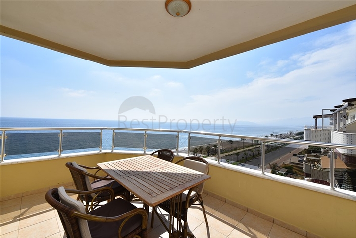 Трехкомнатная квартира с двумя спальнями на аренду