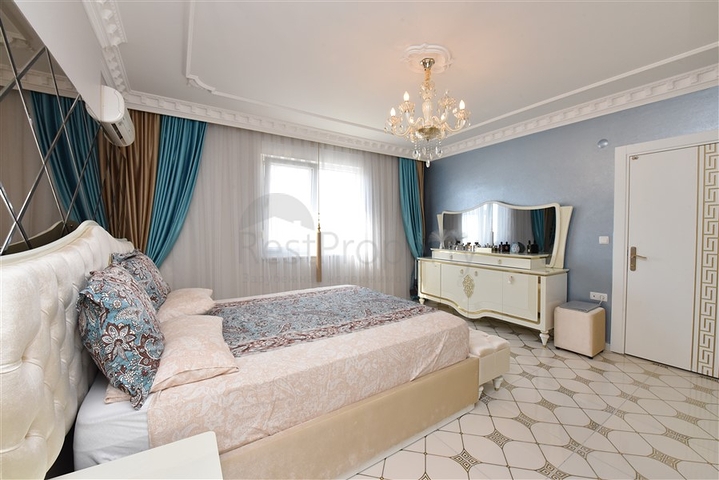 Трехкомнатная квартира с двумя спальнями на аренду