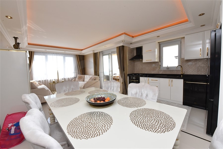 Трехкомнатная квартира с двумя спальнями на аренду