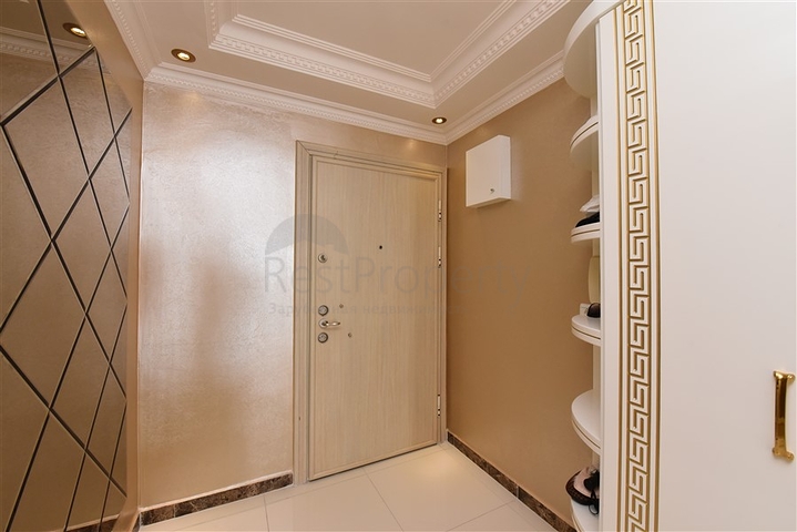 Трехкомнатная квартира с двумя спальнями на аренду