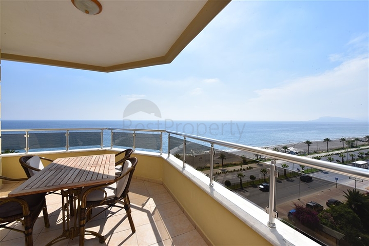 Трехкомнатная квартира с двумя спальнями на аренду