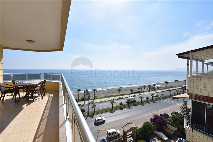 Трехкомнатная квартира с двумя спальнями на аренду