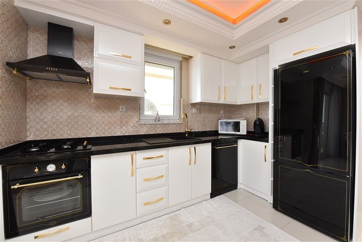 Трехкомнатная квартира с двумя спальнями на аренду