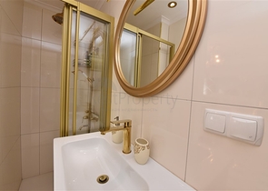 Трехкомнатная квартира с двумя спальнями на аренду