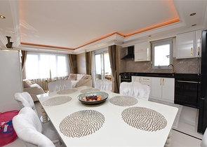 Трехкомнатная квартира с двумя спальнями на аренду