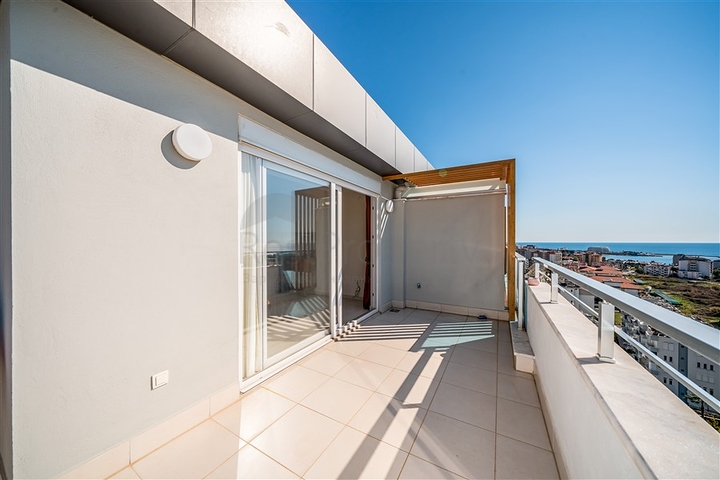 Меблированный пентхаус планировки 4+1