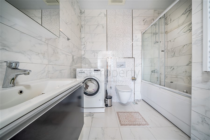 Меблированный пентхаус планировки 4+1