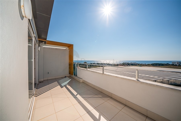 Меблированный пентхаус планировки 4+1