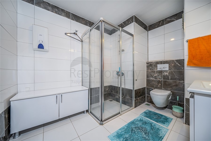 Меблированный пентхаус планировки 4+1