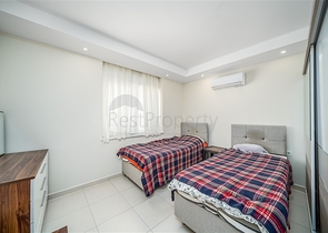 Меблированный пентхаус планировки 4+1