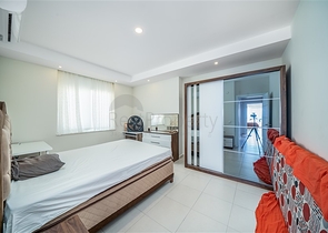 Меблированный пентхаус планировки 4+1