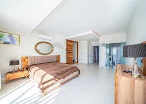 Меблированный пентхаус планировки 4+1