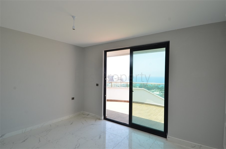 Трехкомнатный пентхаус в районе Махмутлар