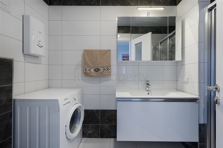 Трехкомнатная квартира с мебелью