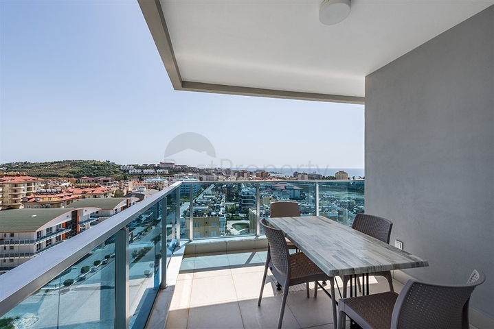 Трехкомнатная квартира с мебелью