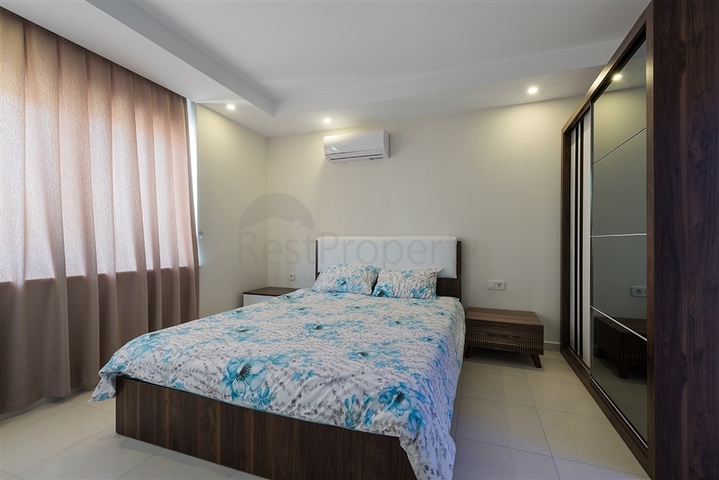 Трехкомнатная квартира с мебелью