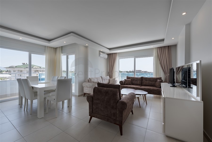 Трехкомнатная квартира с мебелью