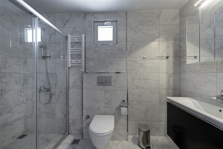 Трехкомнатная квартира с мебелью