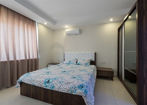 Трехкомнатная квартира с мебелью