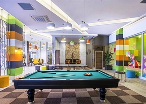 Трехкомнатная квартира с мебелью