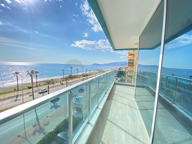 Трехкомнатная квартира с мебелью