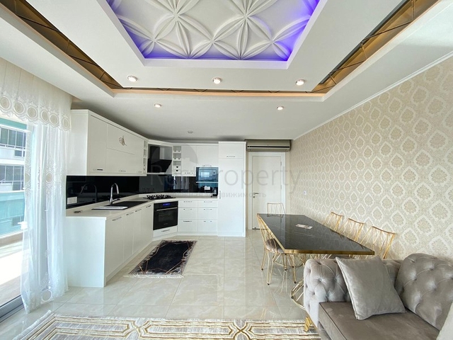 Трехкомнатная квартира с мебелью