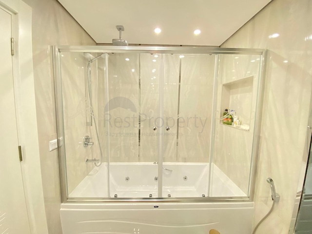 Трехкомнатная квартира с мебелью