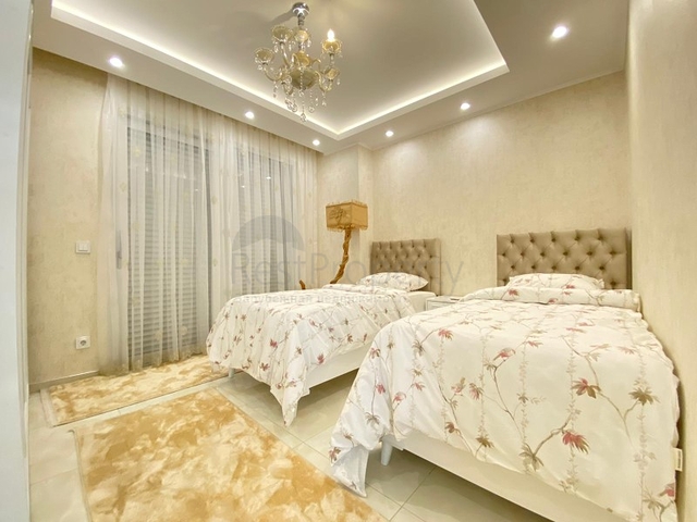 Трехкомнатная квартира с мебелью