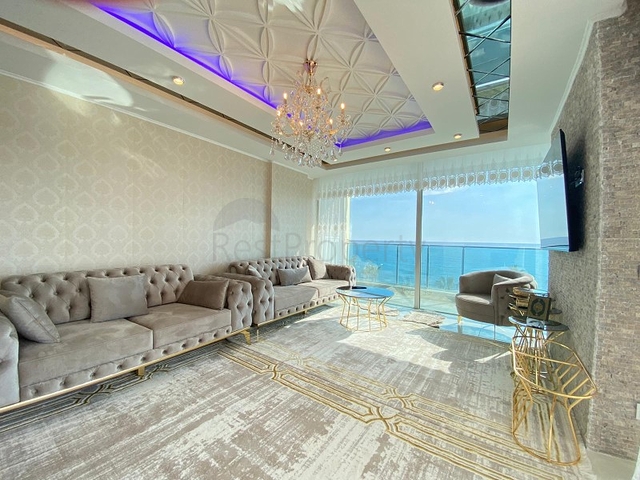 Трехкомнатная квартира с мебелью