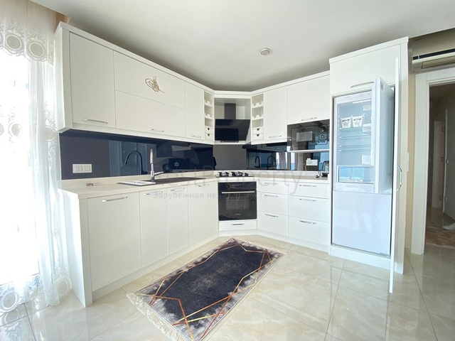 Трехкомнатная квартира с мебелью