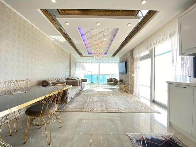 Трехкомнатная квартира с мебелью