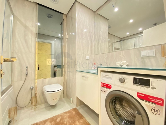 Трехкомнатная квартира с мебелью