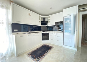 Трехкомнатная квартира с мебелью