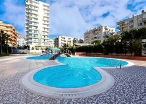 Трехкомнатная квартира с мебелью