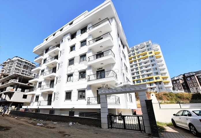 Двухкомнатная квартира с мебелью на аренду в Махмутларе