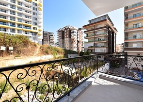 Двухкомнатная квартира с мебелью на аренду в Махмутларе