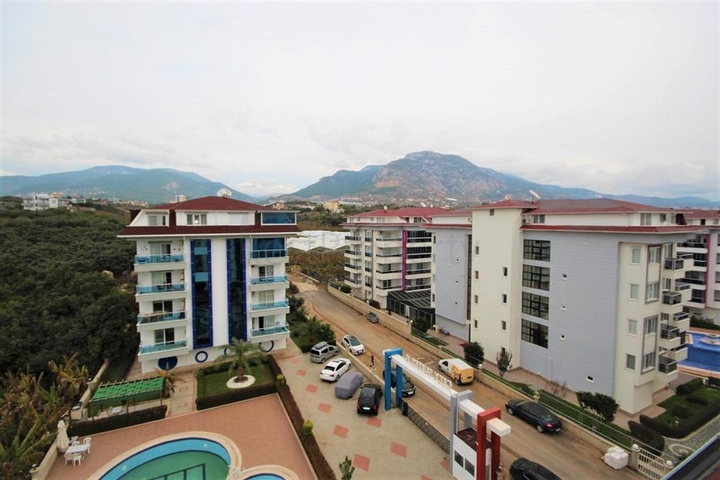 Трехкомнатный пентхаус с мебелью 