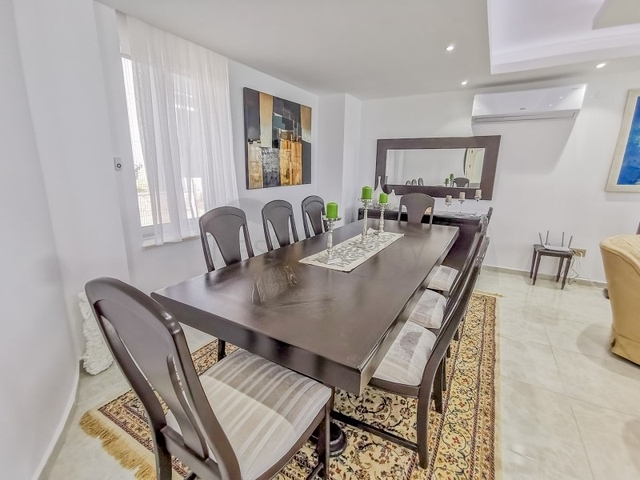 Меблированная вилла планировки 4+1