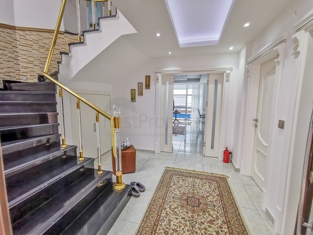 Меблированная вилла планировки 4+1