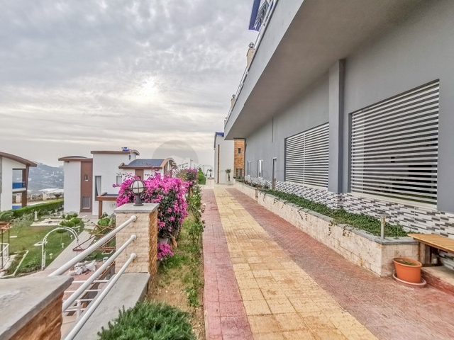 Меблированная вилла планировки 4+1