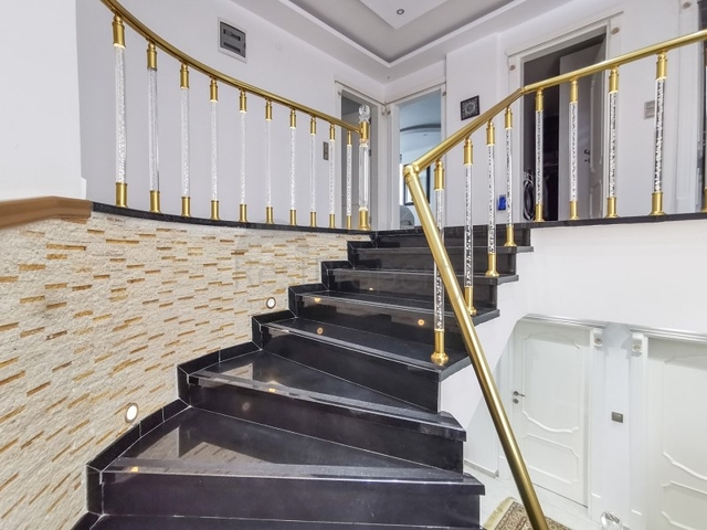 Меблированная вилла планировки 4+1