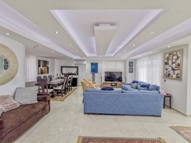 Меблированная вилла планировки 4+1