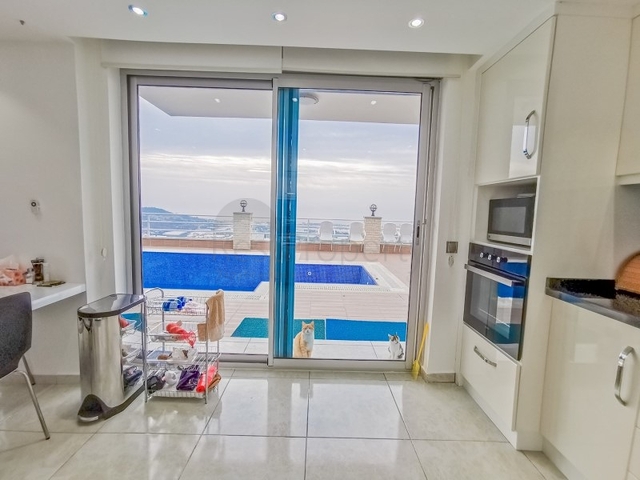 Меблированная вилла планировки 4+1