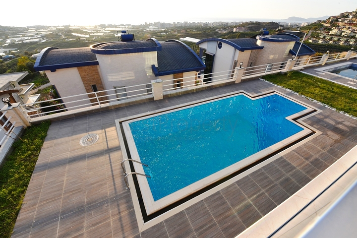 Меблированная вилла планировки 4+1