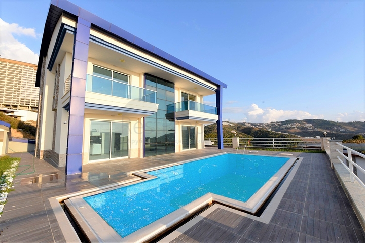 Меблированная вилла планировки 4+1