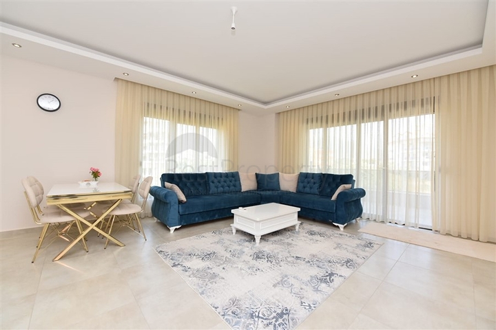 Двухкомнатная квартира с мебелью