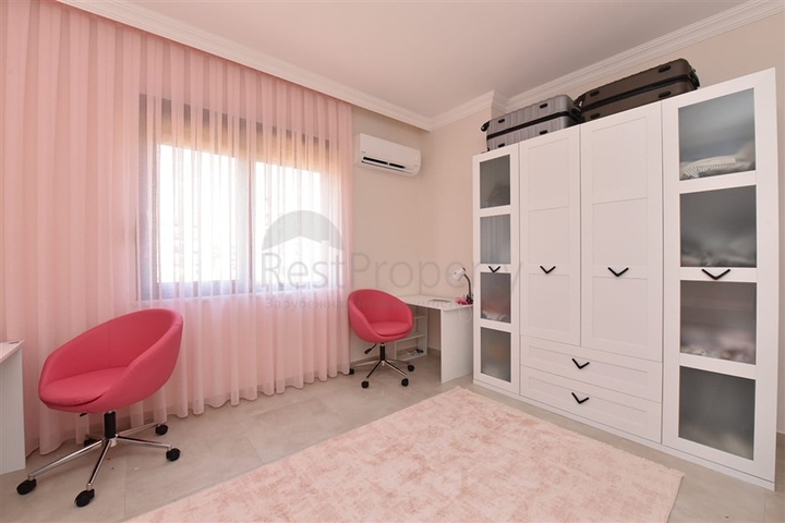 Двухкомнатная квартира с мебелью