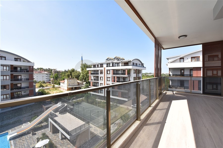 Пентхаус планировки 5+1 в районе Оба